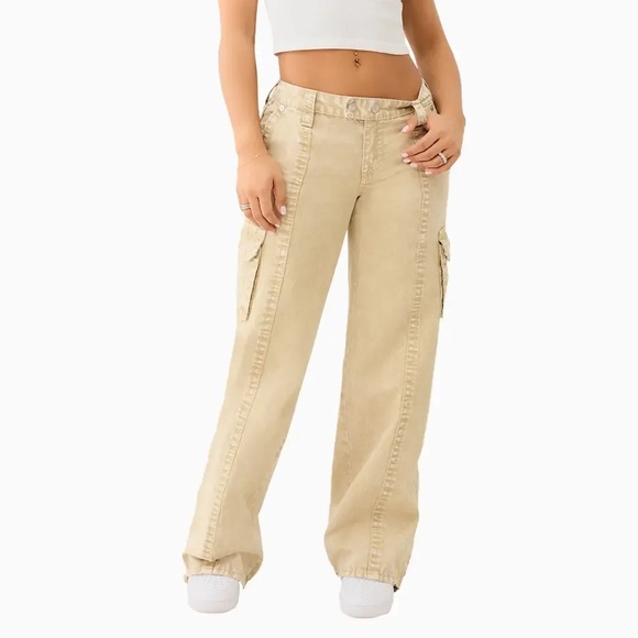 True Religion Pants - NWT. True Religion, size 32 (aka sz 14), Bobbi low-rise baggy cargos